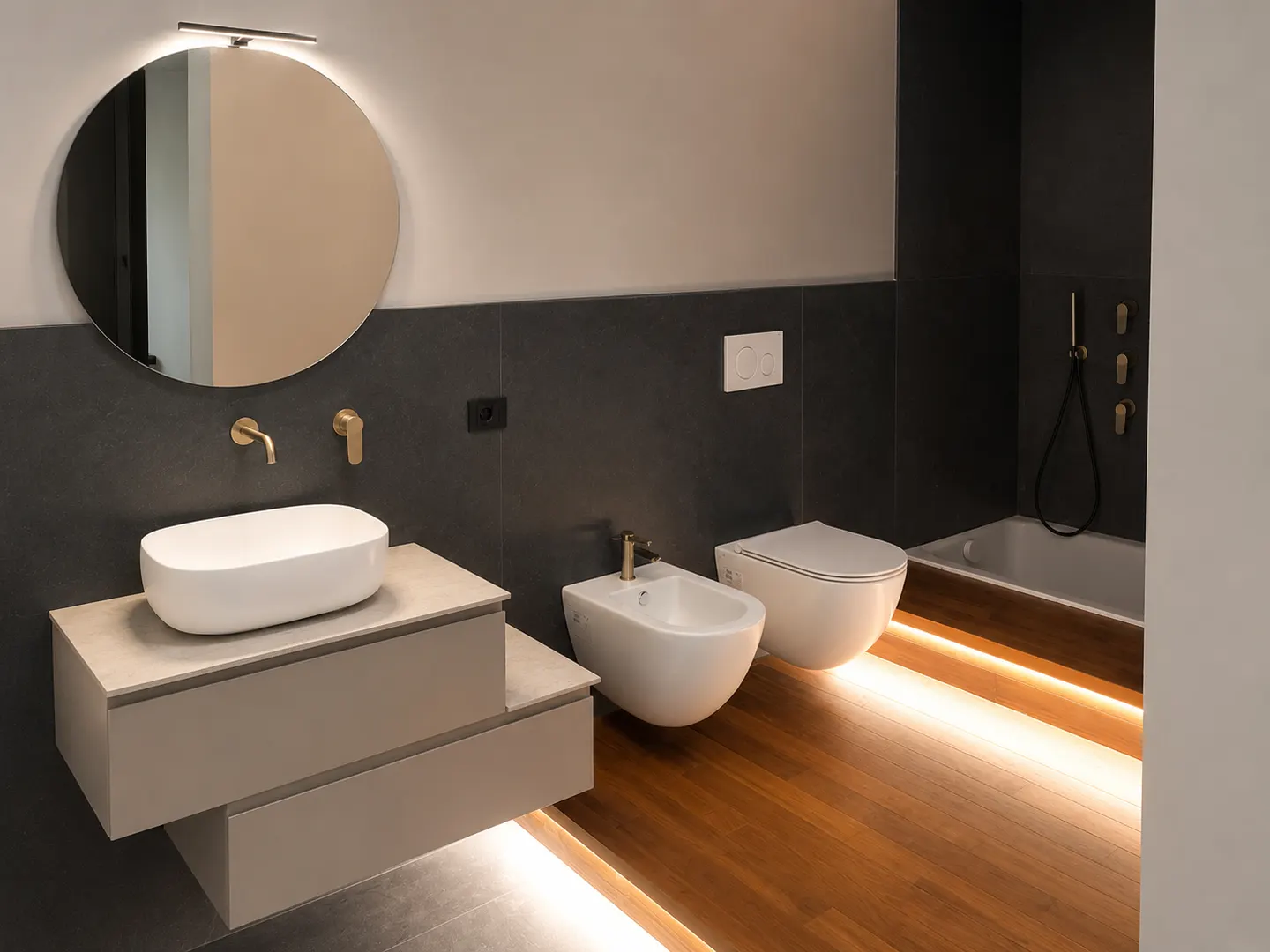 Vasca, sanitari e lavabo nel bagno completato